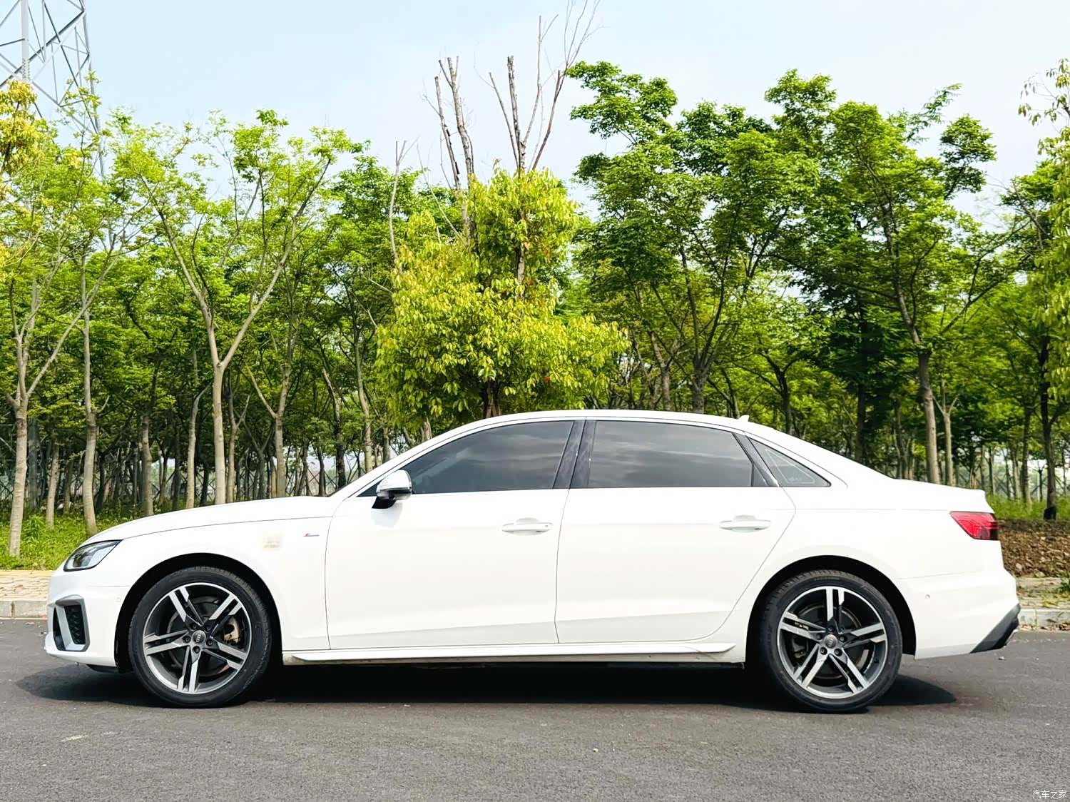 Audi A4L, 2021 3