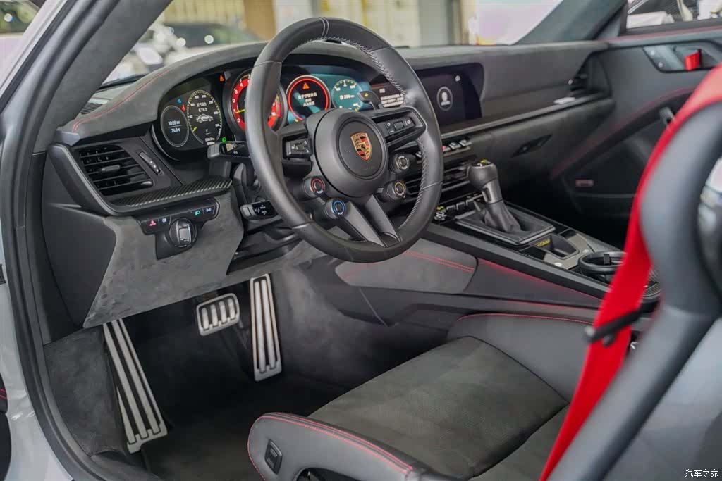 Porsche 911, 2025 8