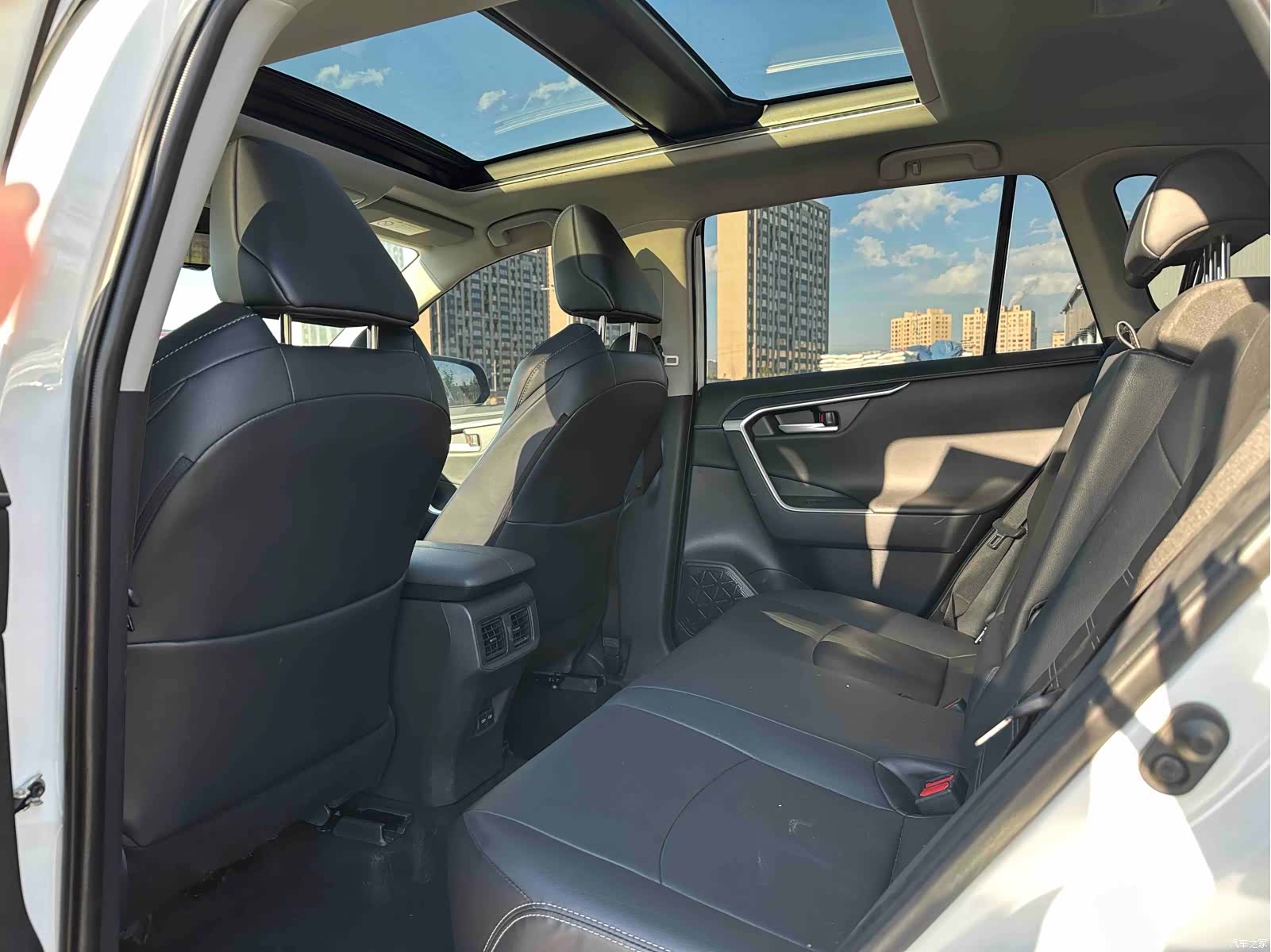 Toyota Wildlander, 2024 все фото