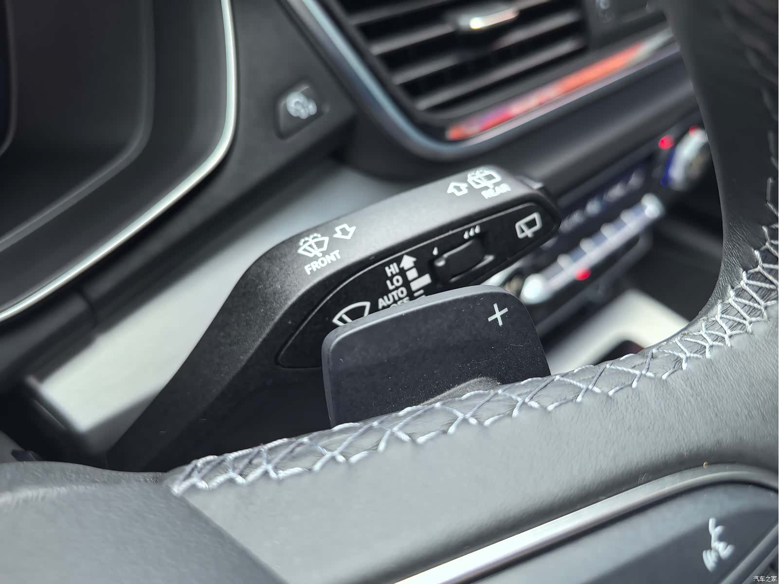 Audi Q5L, 2022 11