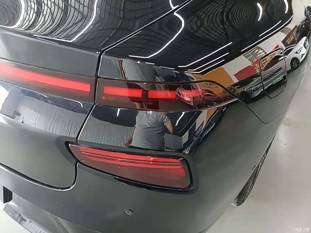 Xpeng P7, 2022 8