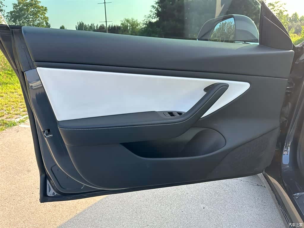 Tesla Model 3, 2020 13