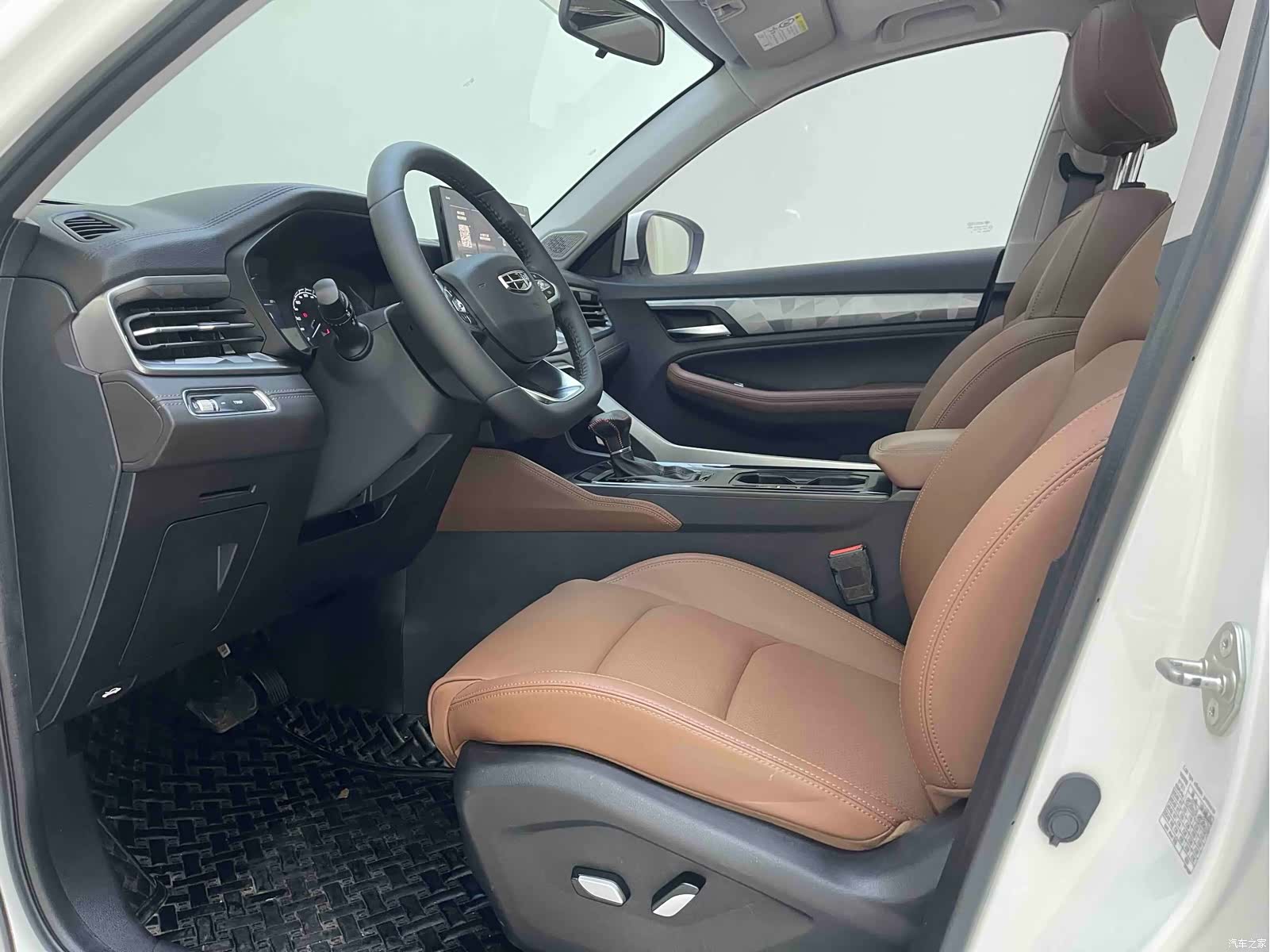 Geely X6, 2022 7