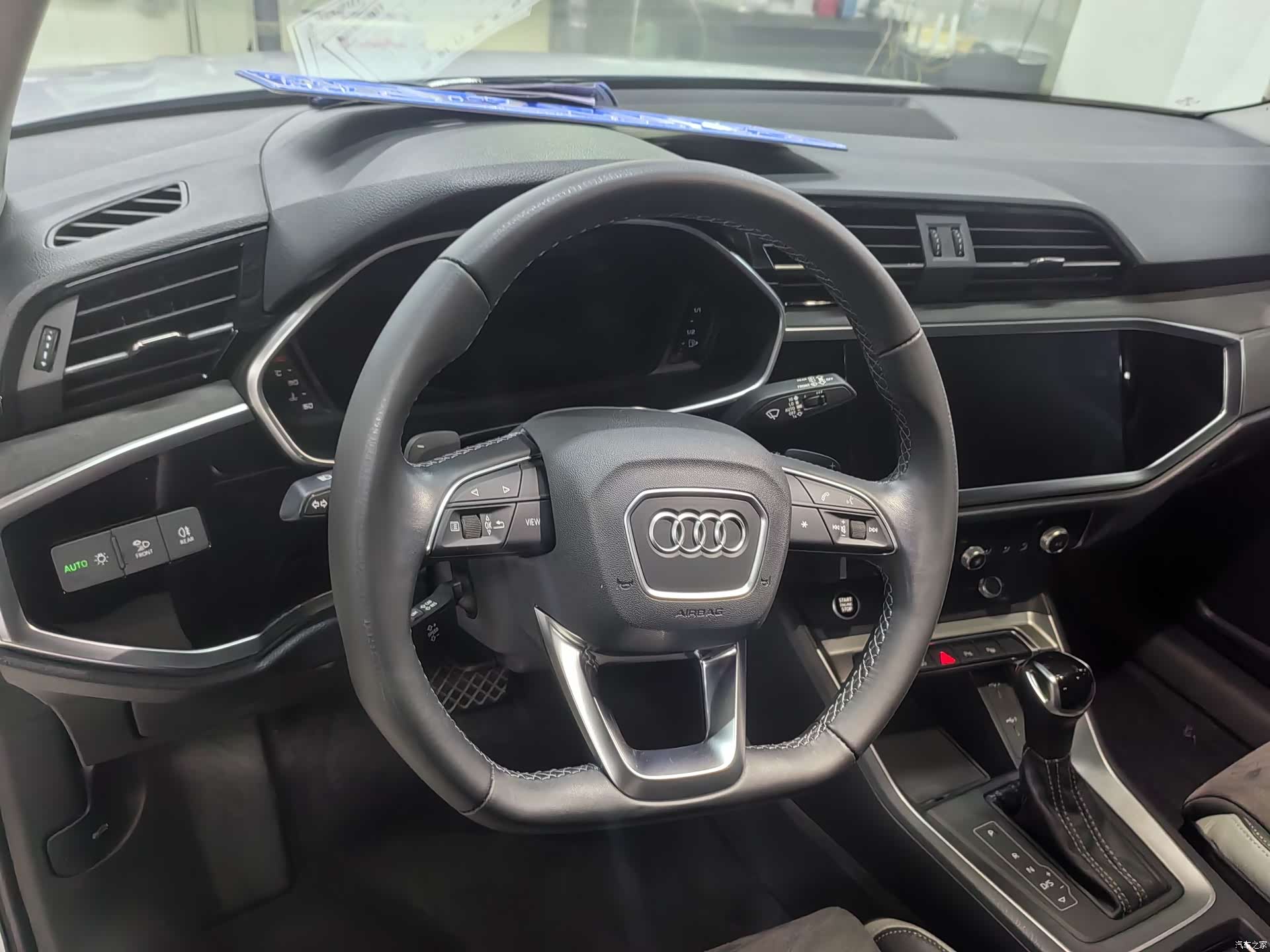 Audi Q3, 2023 12