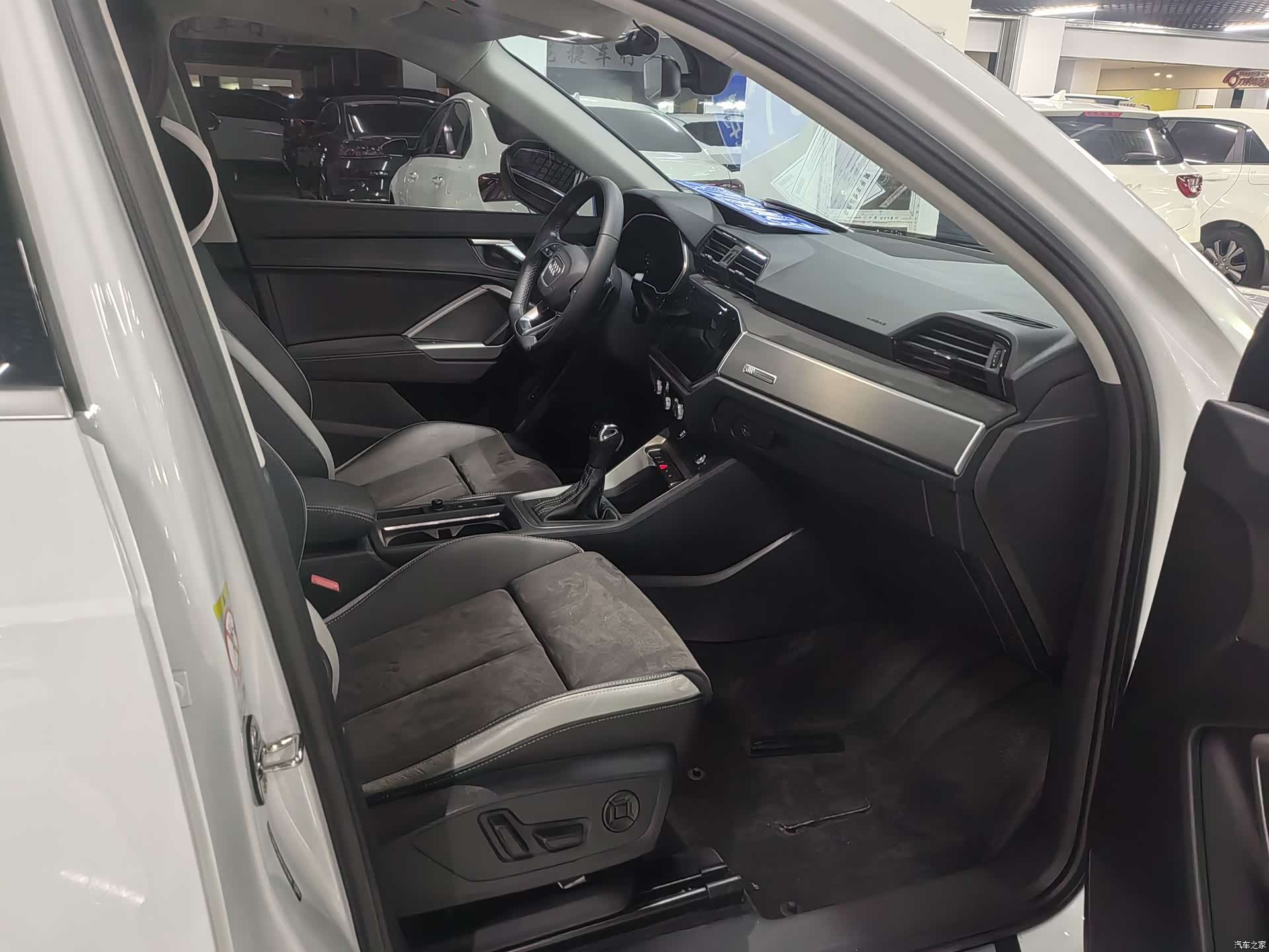 Audi Q3, 2023 все фото