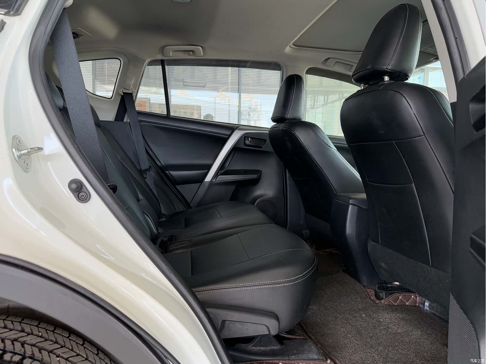 Toyota RAV4, 2018 12