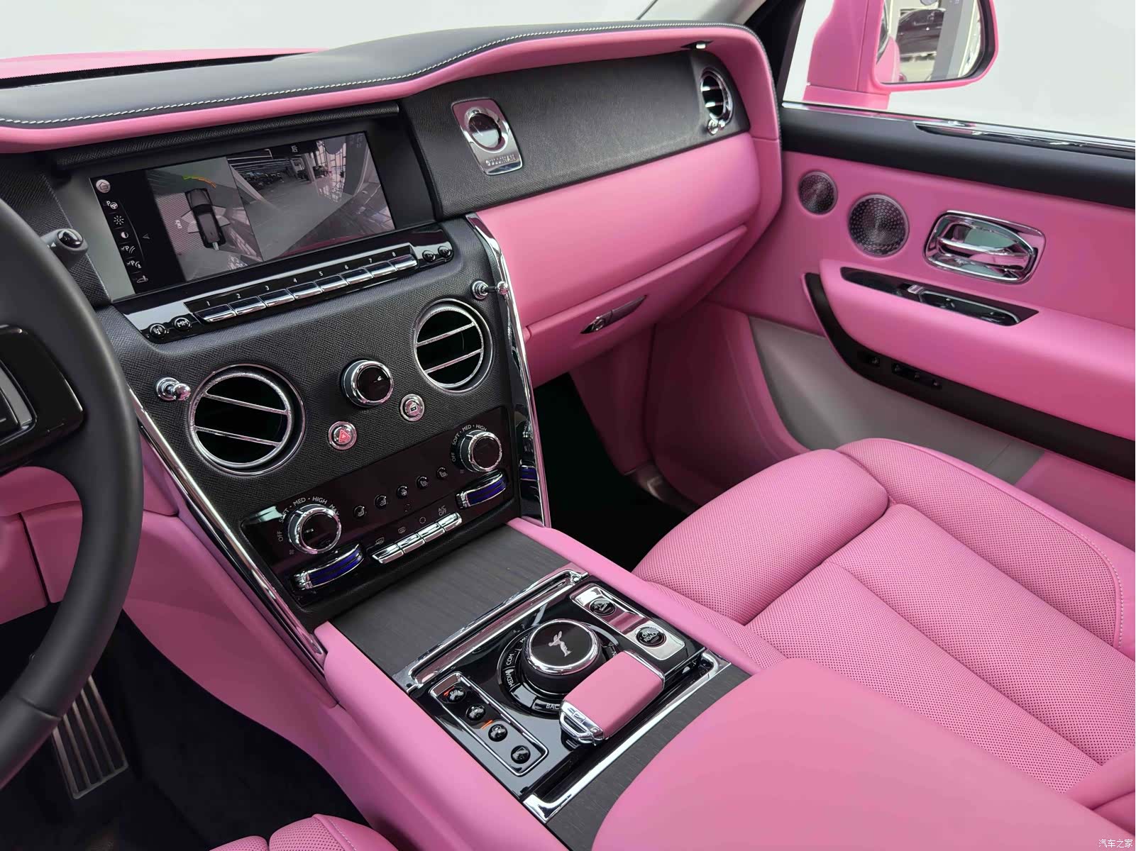 Rolls-Royce Cullinan, 2023 24