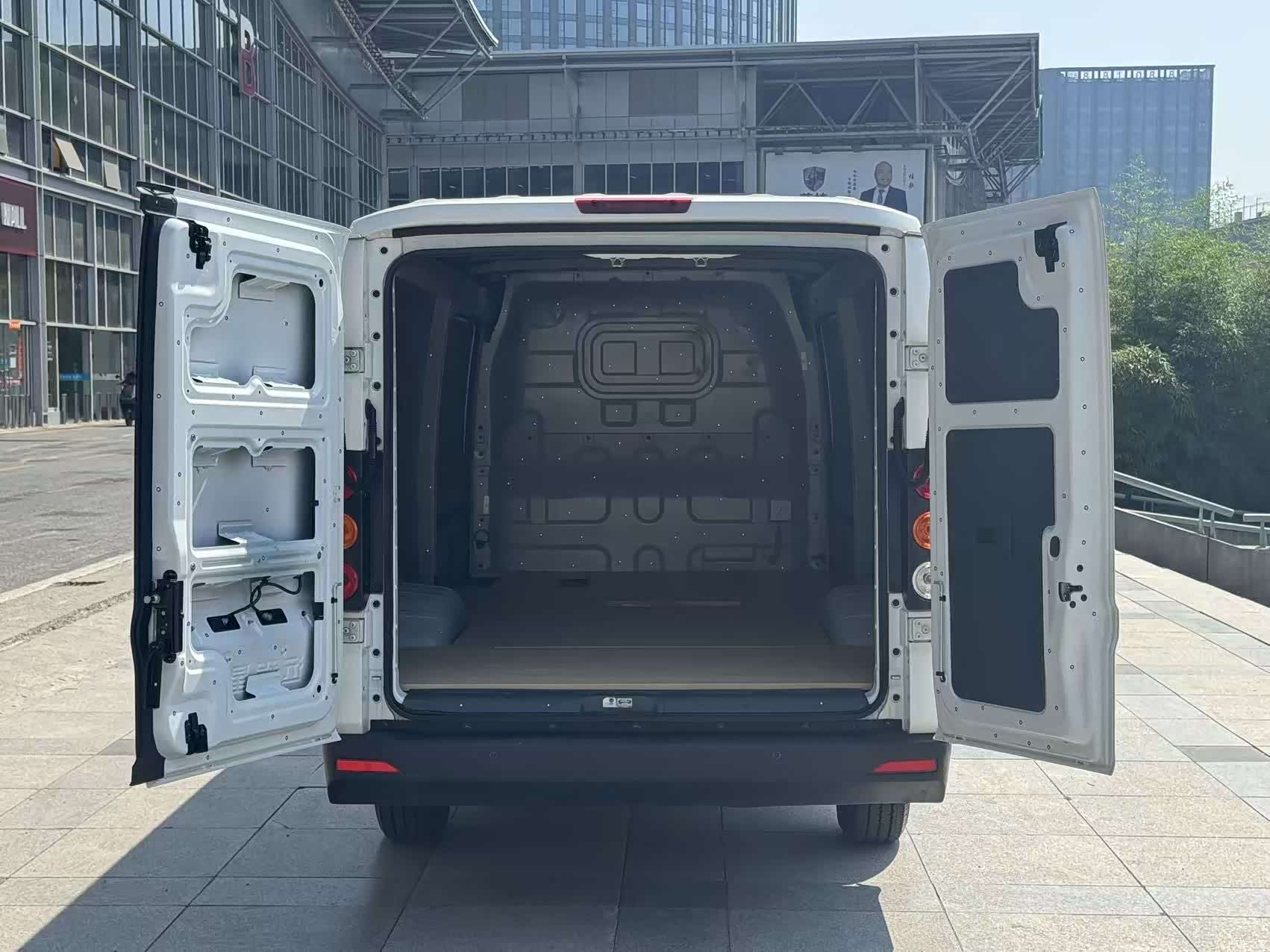 YuanCheng V7E, 2025 6