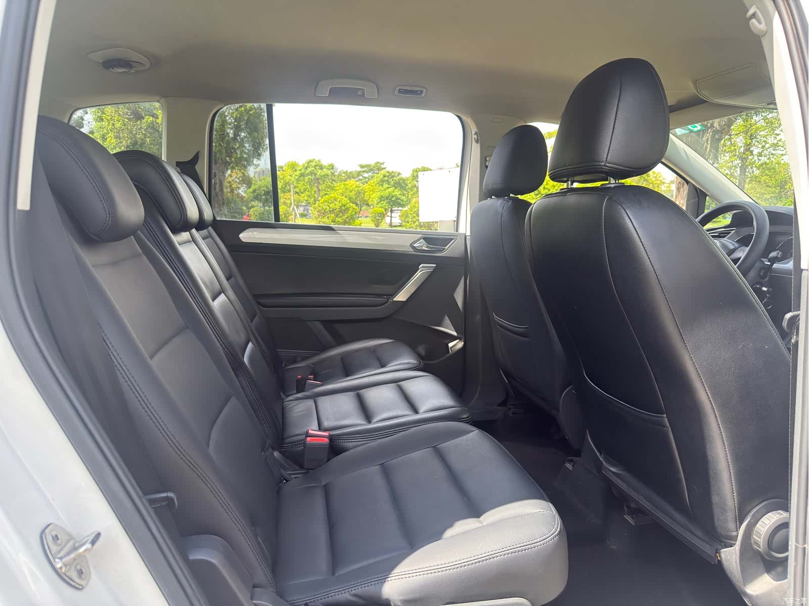Volkswagen L, 2017 16