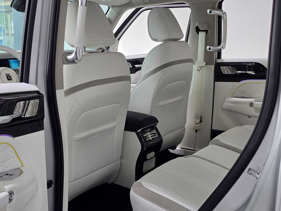 CrossBoundary Co-creation tank 300