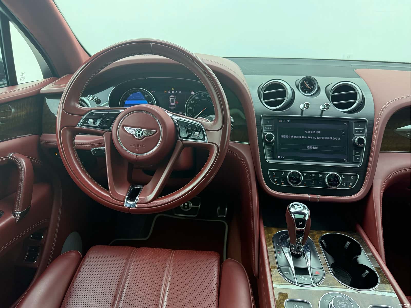 Bentley Bentayga, 2018 20