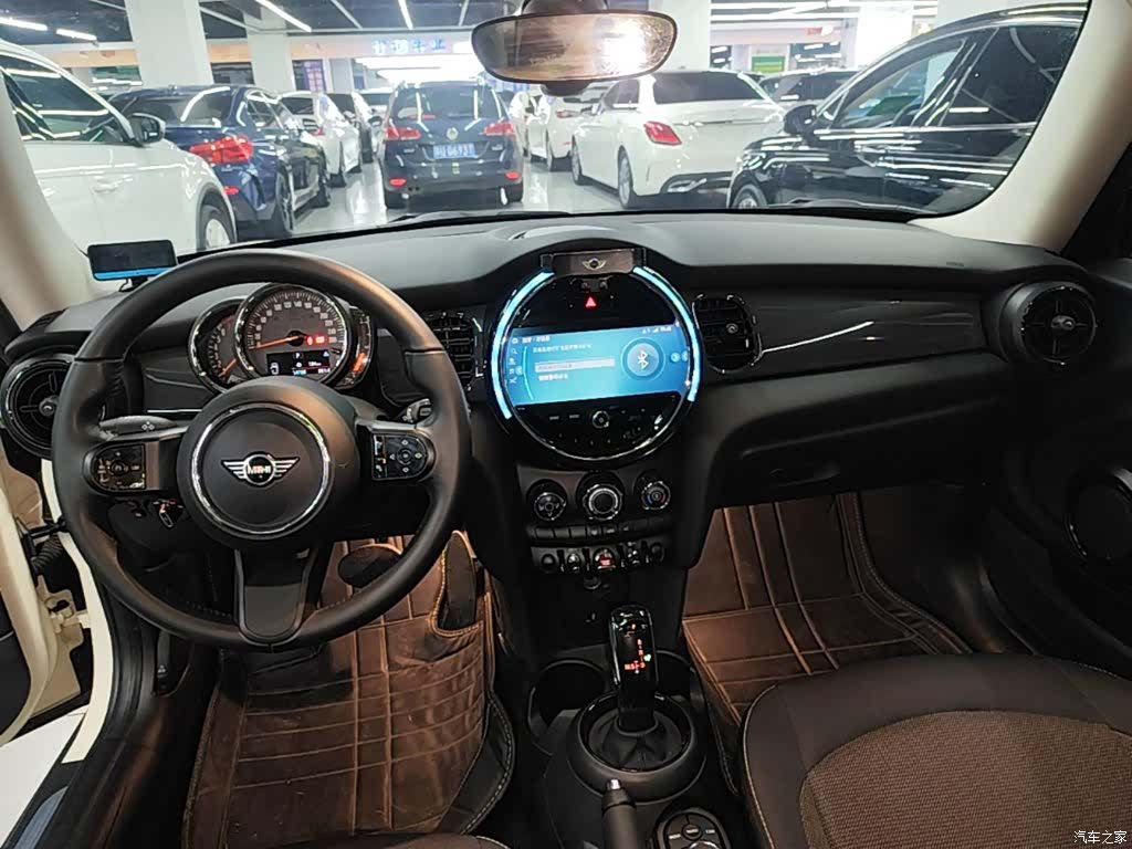 Mini ONE, 2022 13