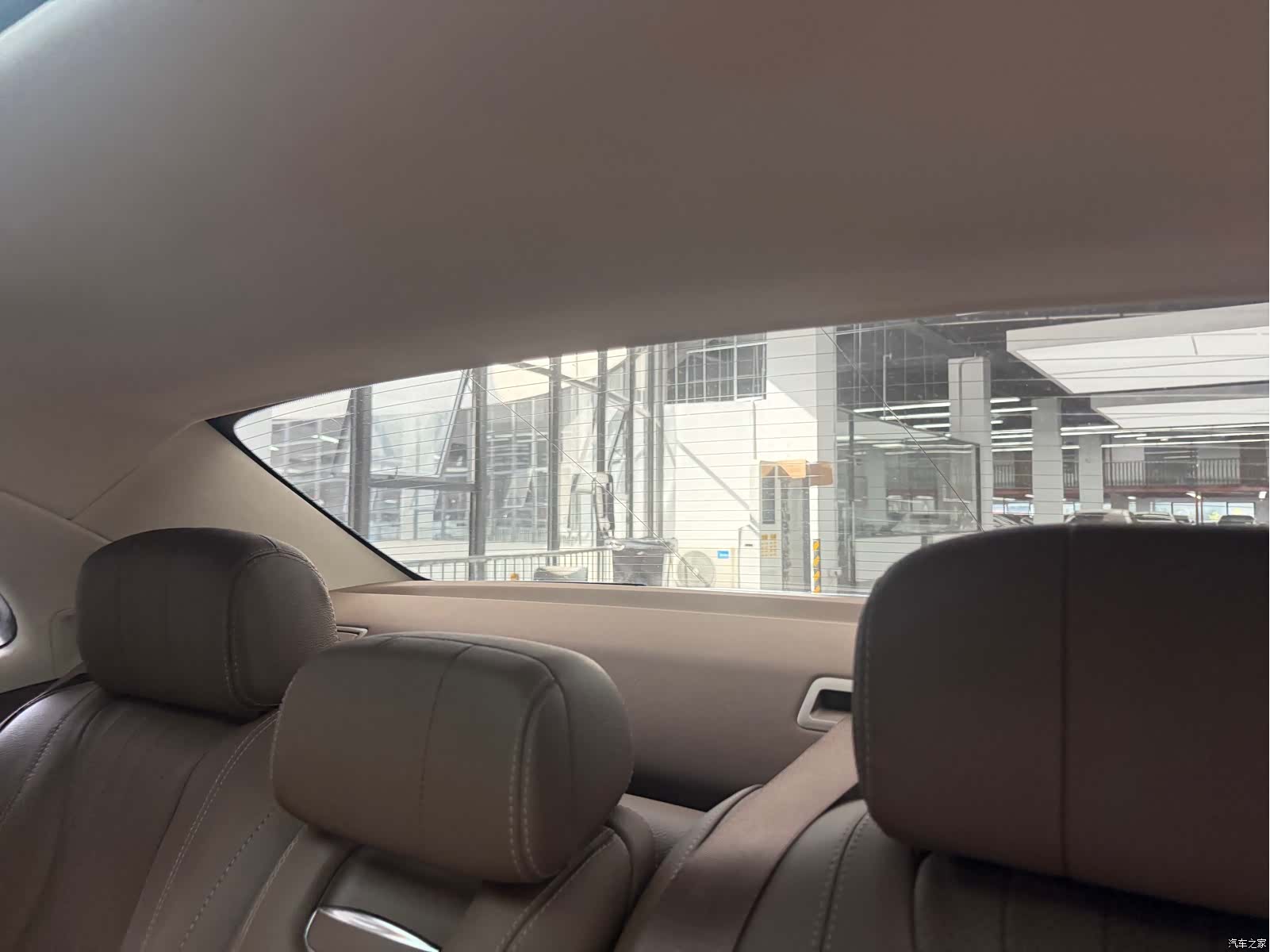 Mercedes-Benz E-Class, 2023 8