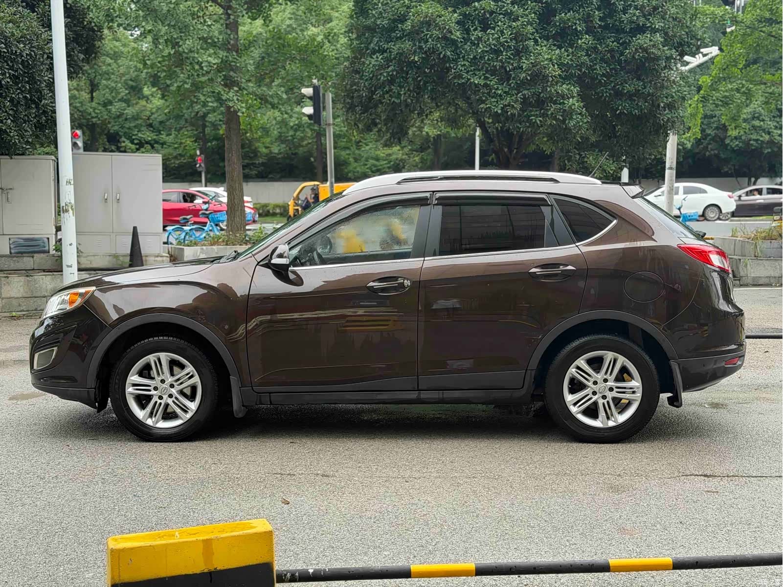 GAC GS5, 2014 4