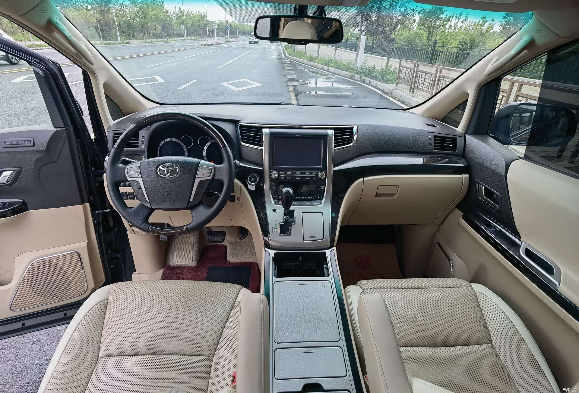 Toyota Alphard, 2015 12