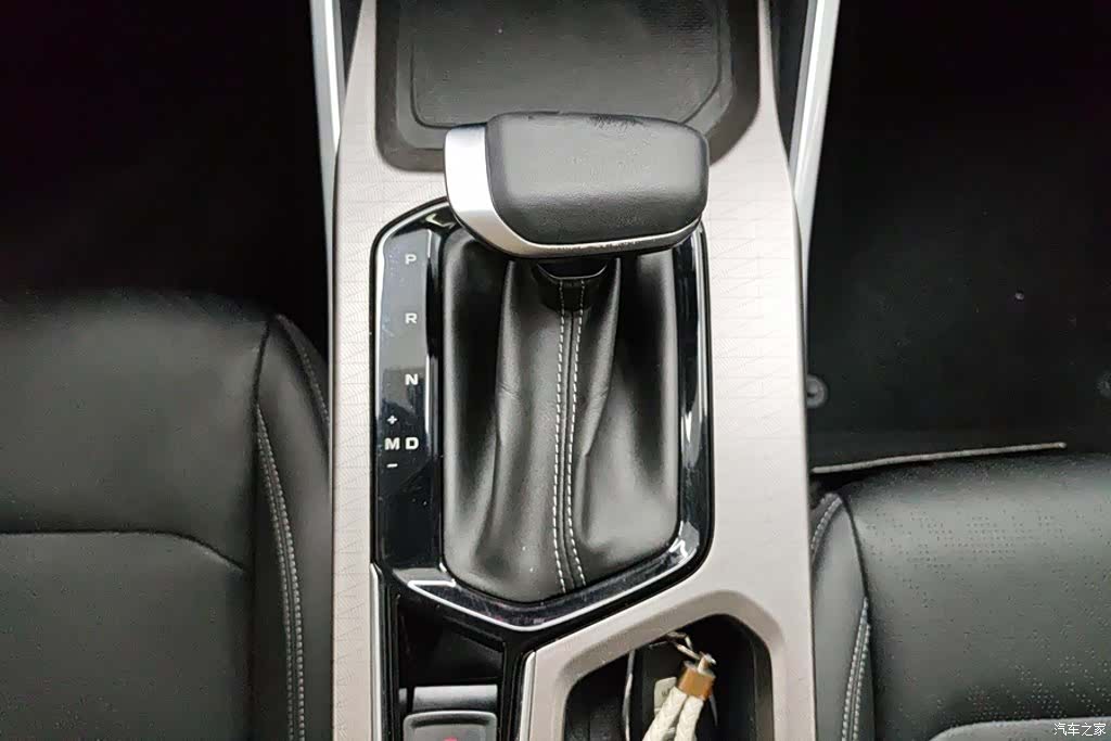 Geely Emgrand, 2022 16