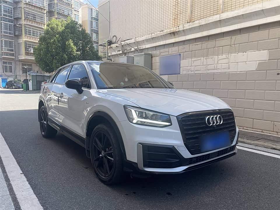 Audi Q2L Audi Q2L