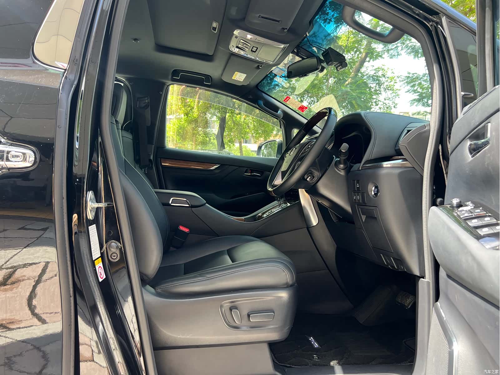 Toyota Alphard, 2015 22