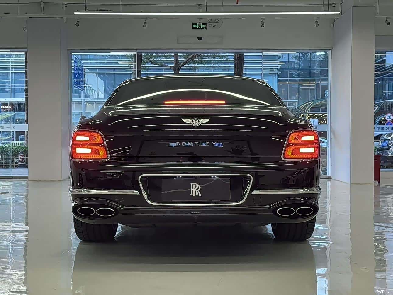 Bentley Flying Spur, 2022 13
