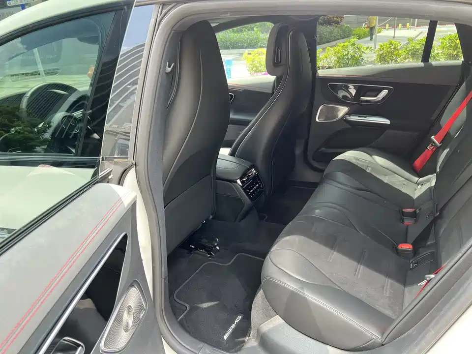 Mercedes-Benz EQE AMG