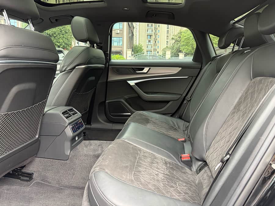 Audi A6L 2022, фото 8