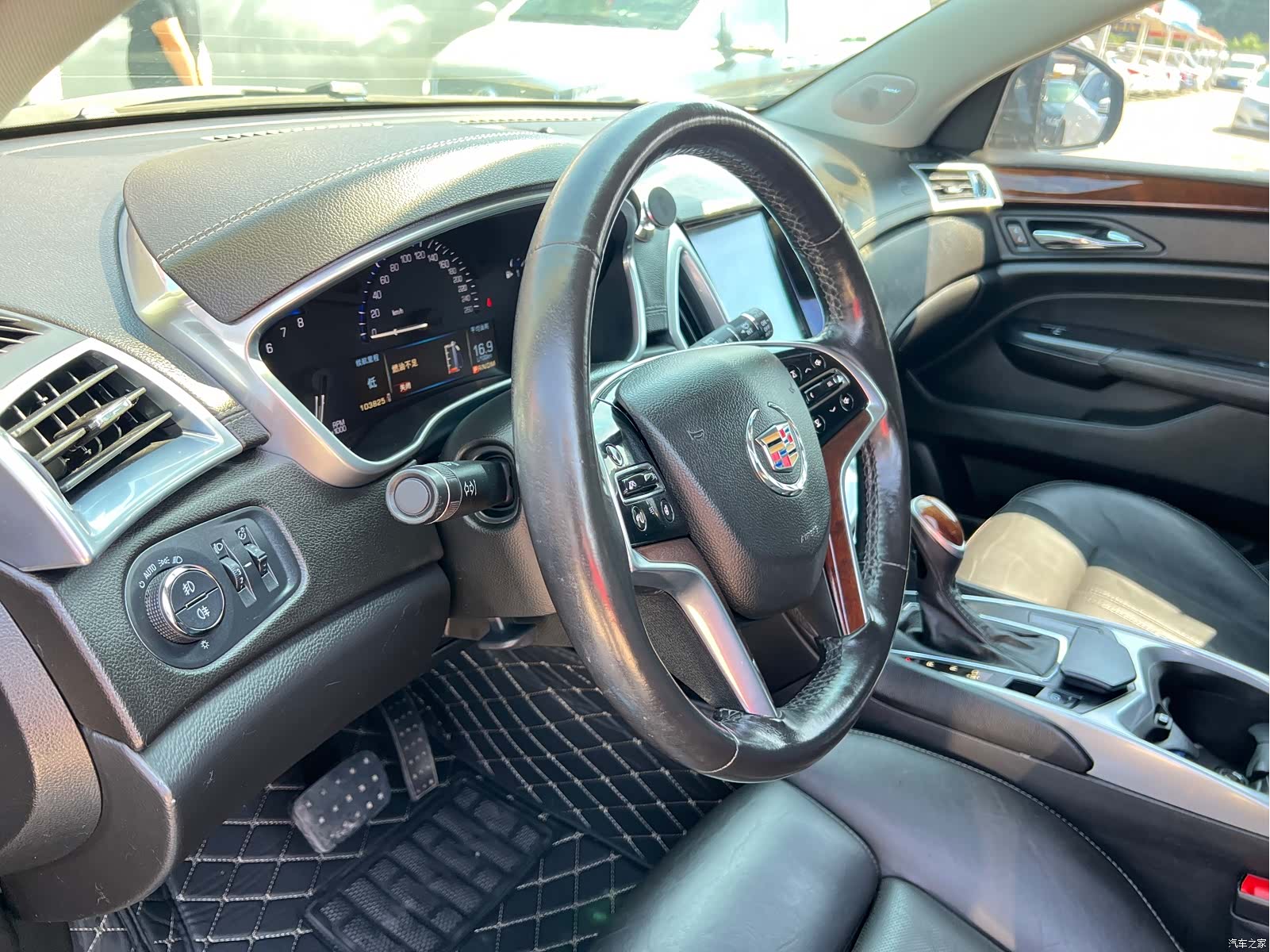 Cadillac SRX, 2014 8