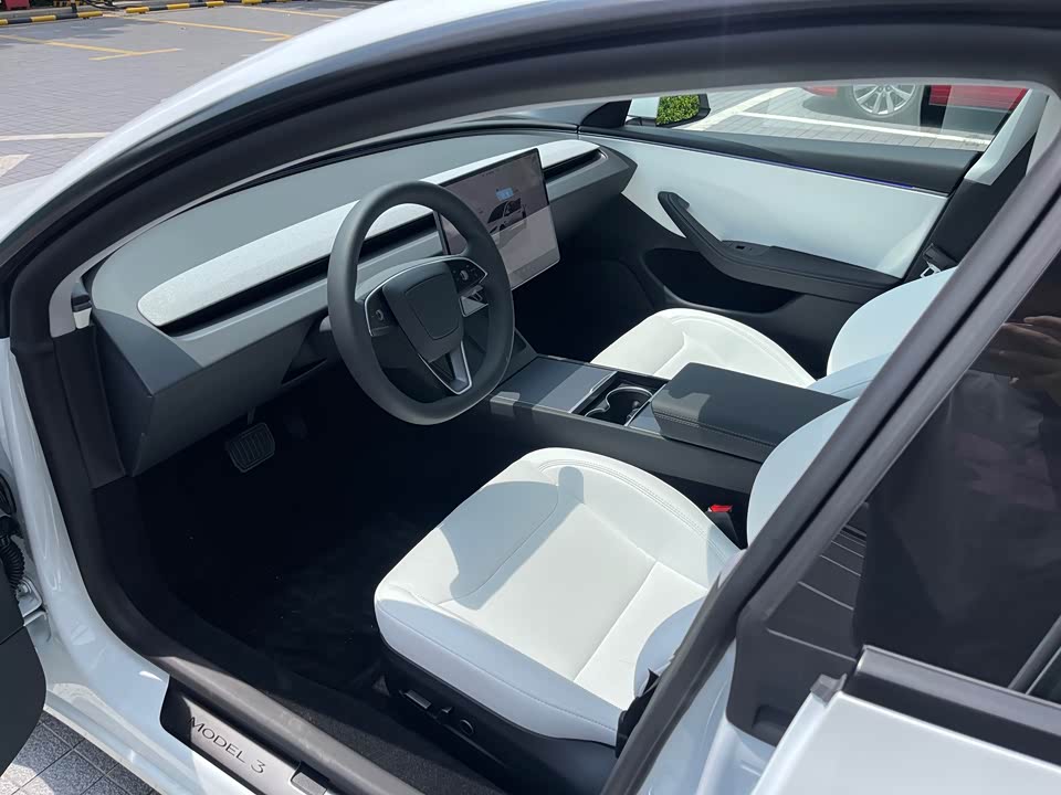 Tesla Model 3 Tesla Model 3