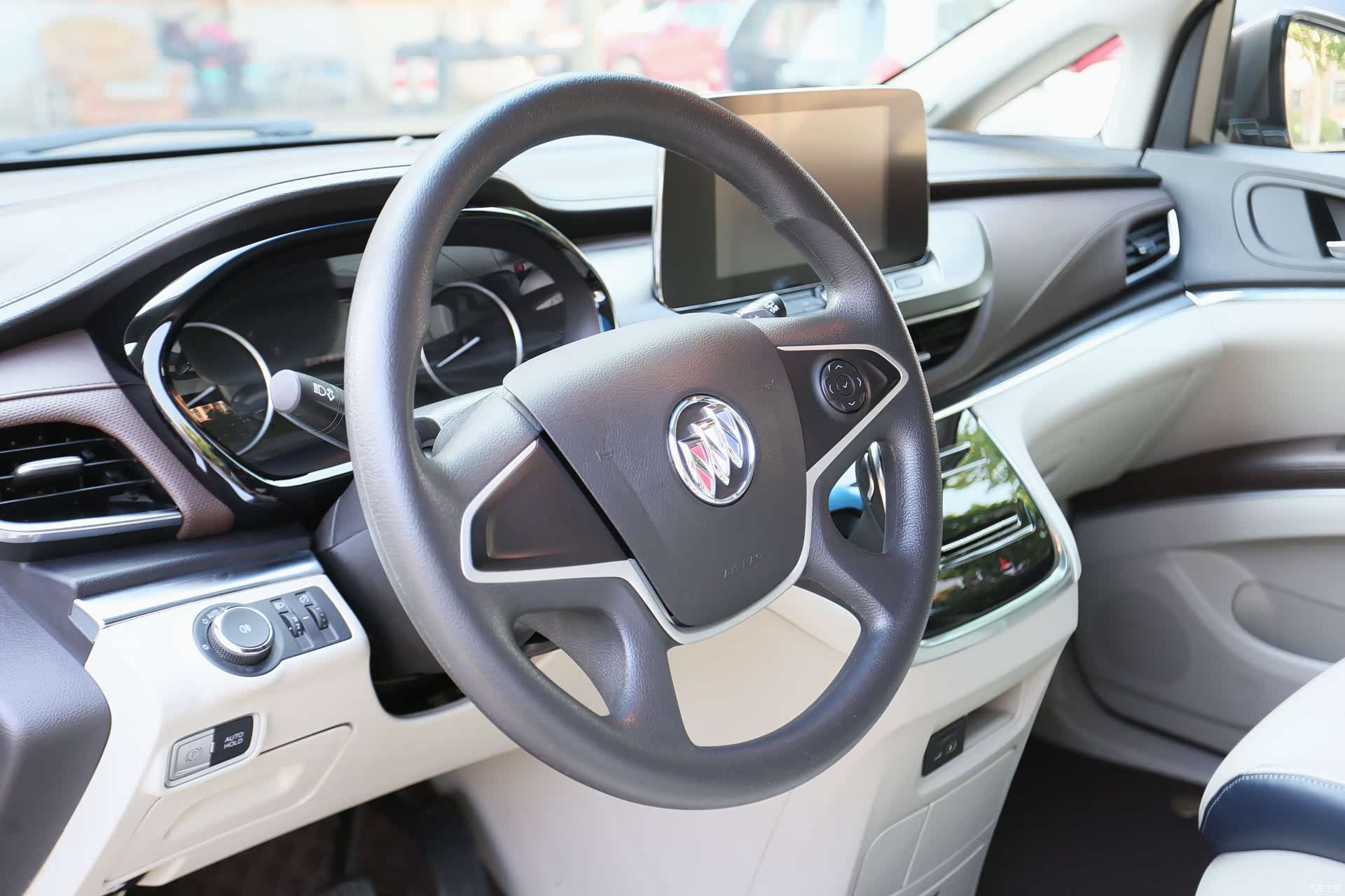 Buick GL8, 2023 9