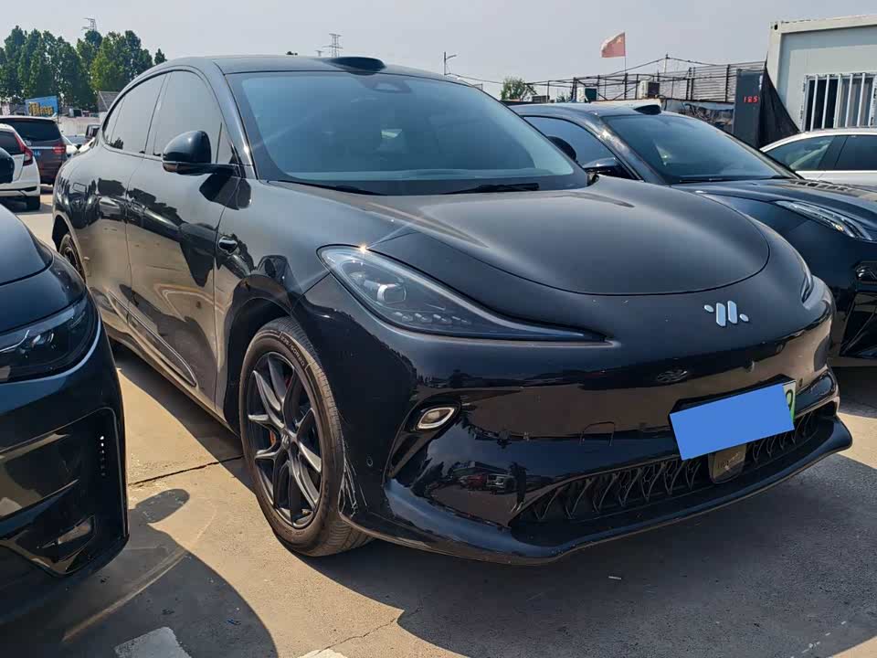 IM Motors Zhiji LS6 IM Motors Zhiji LS6