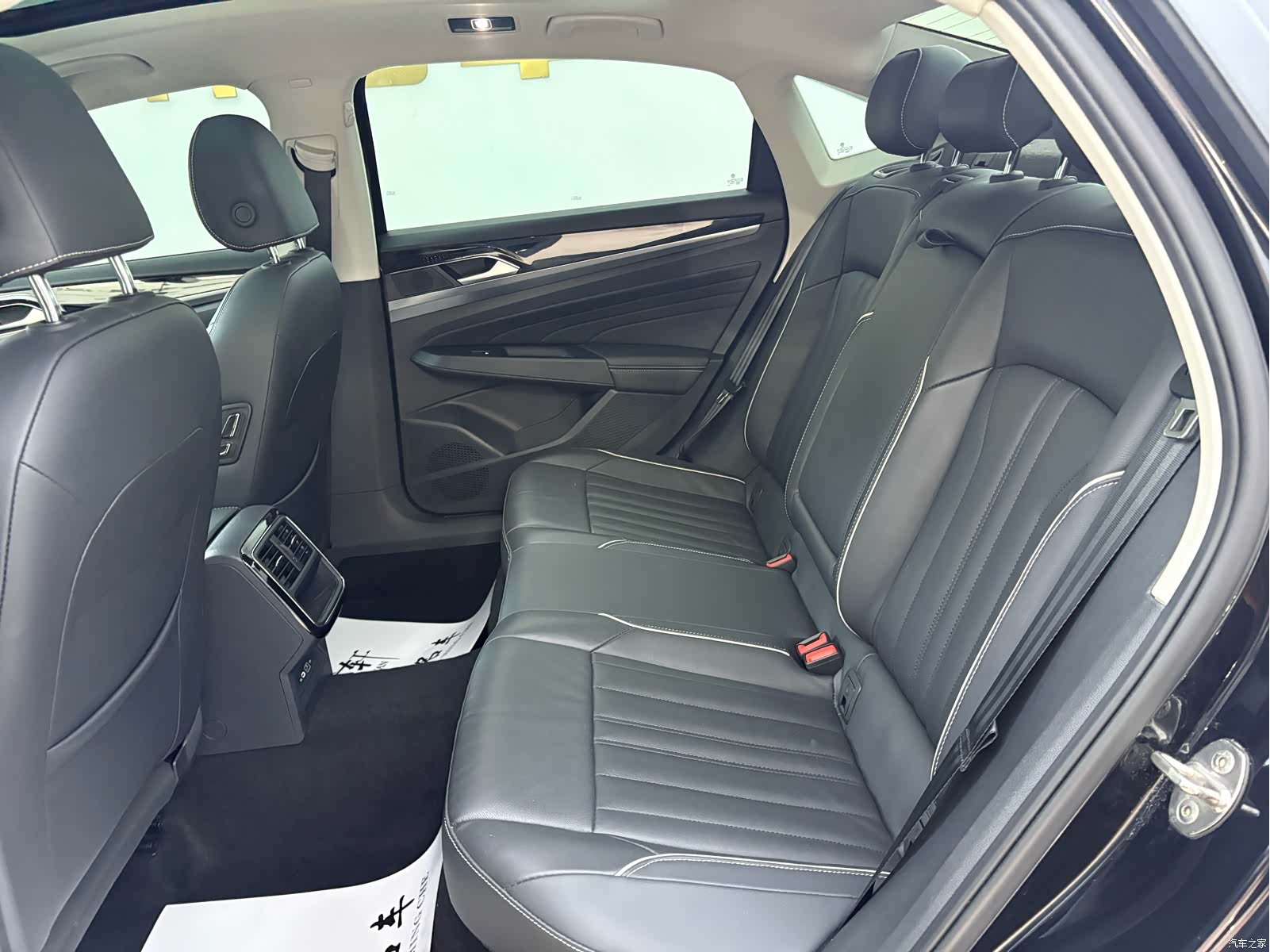 Volkswagen Passat, 2022 12