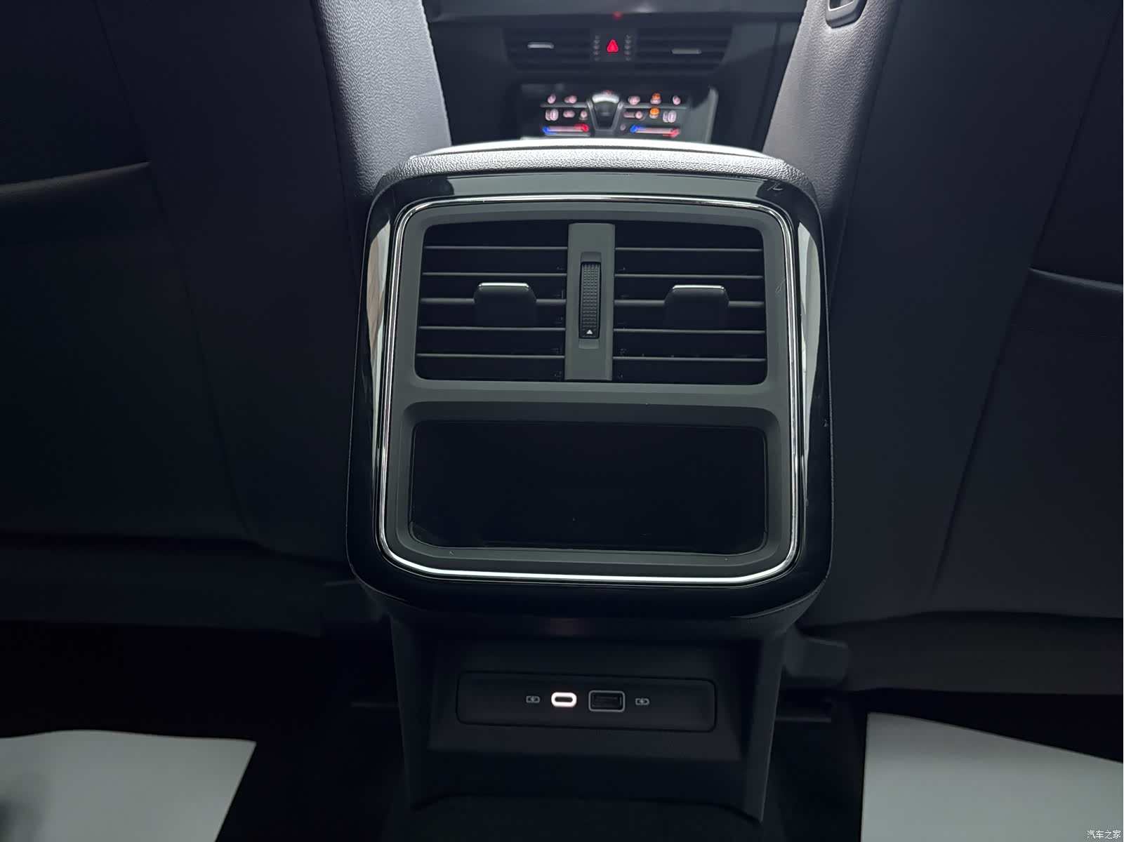 Volkswagen Passat, 2022 14