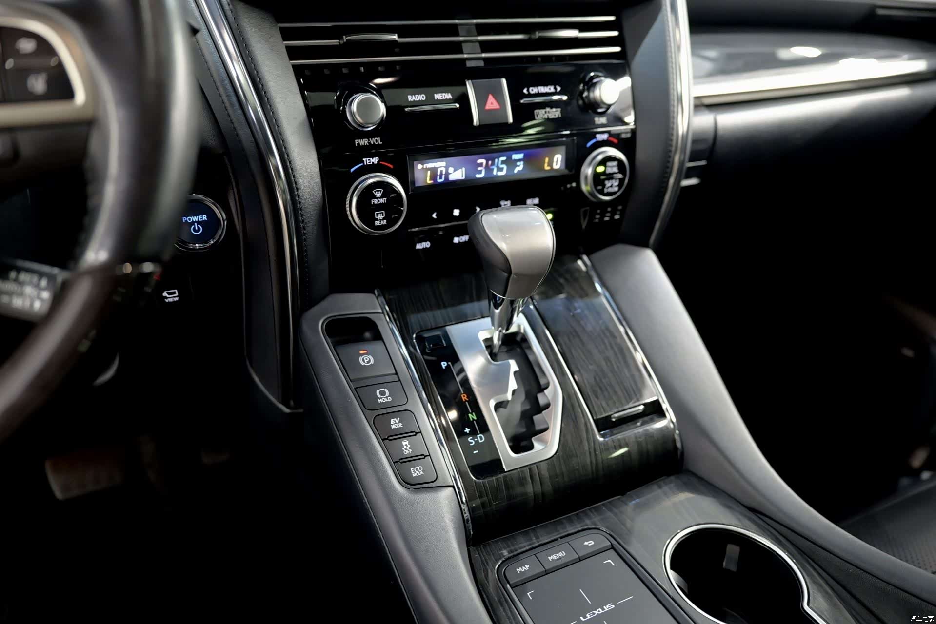 Lexus LM, 2021 12