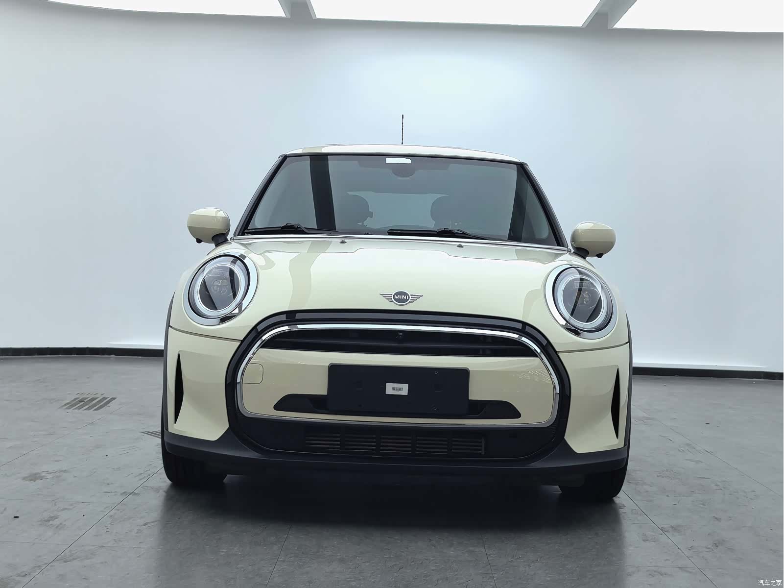 Mini ONE, 2022 2