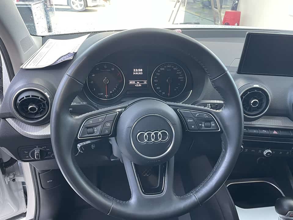 Audi Q2L Audi Q2L