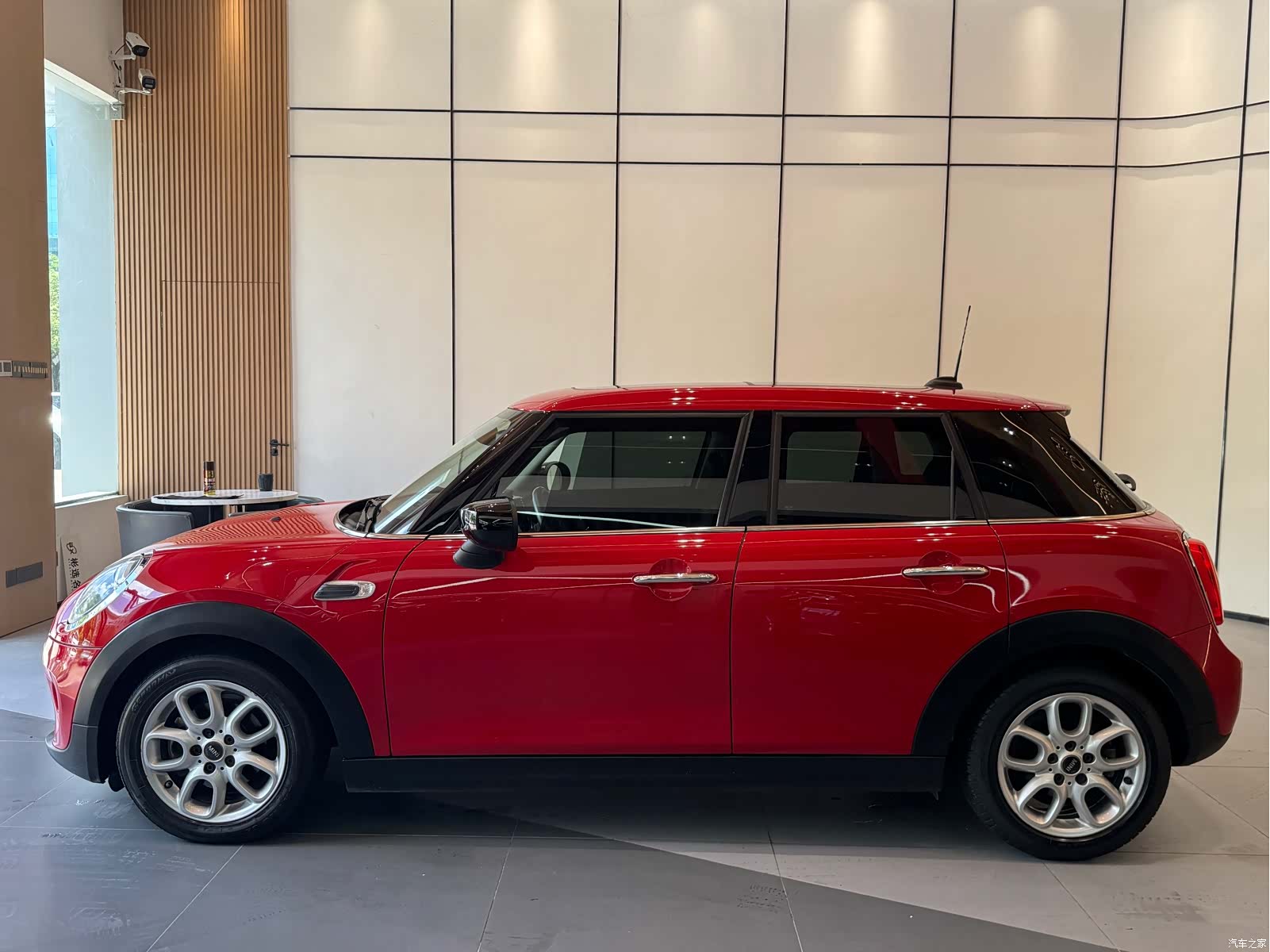 Mini ONE, 2021 4