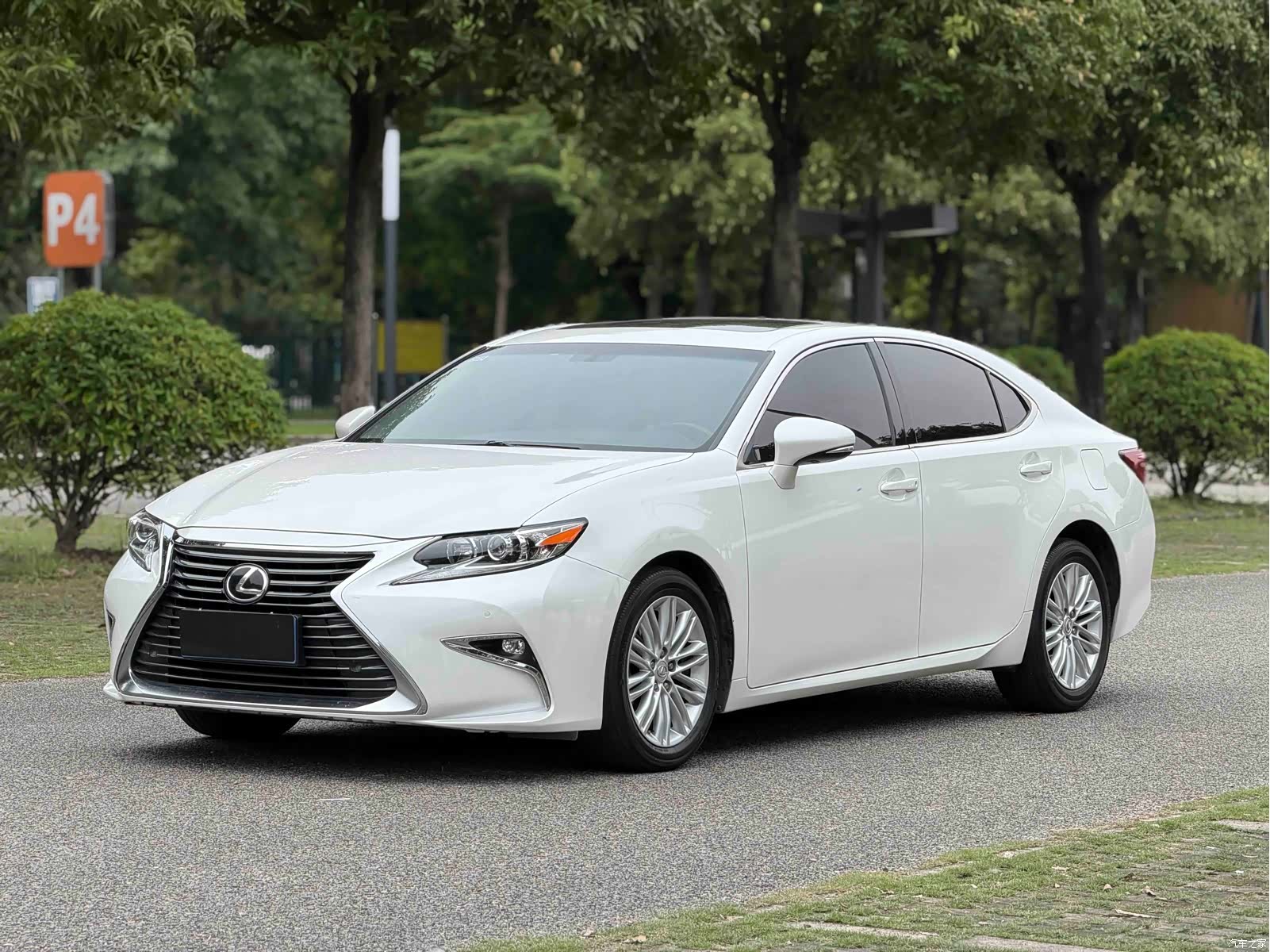 Lexus ES, 2017 1