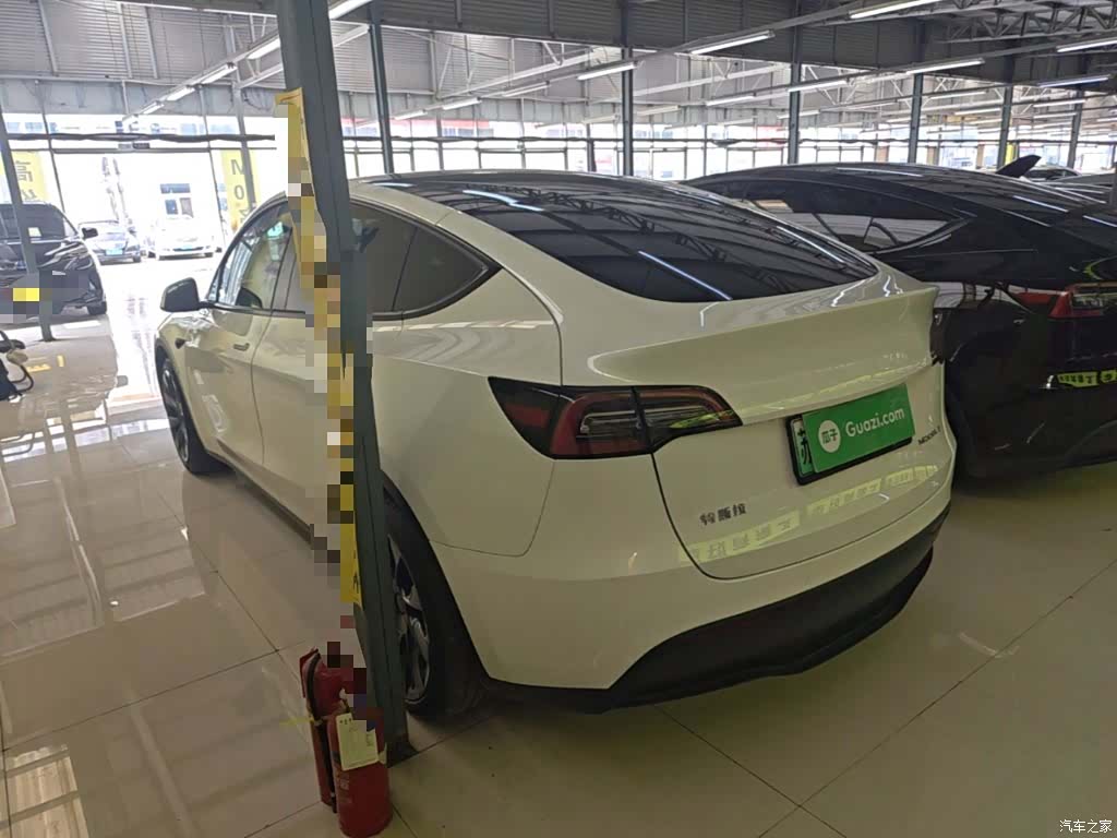 Tesla Model Y, 2021 все фото