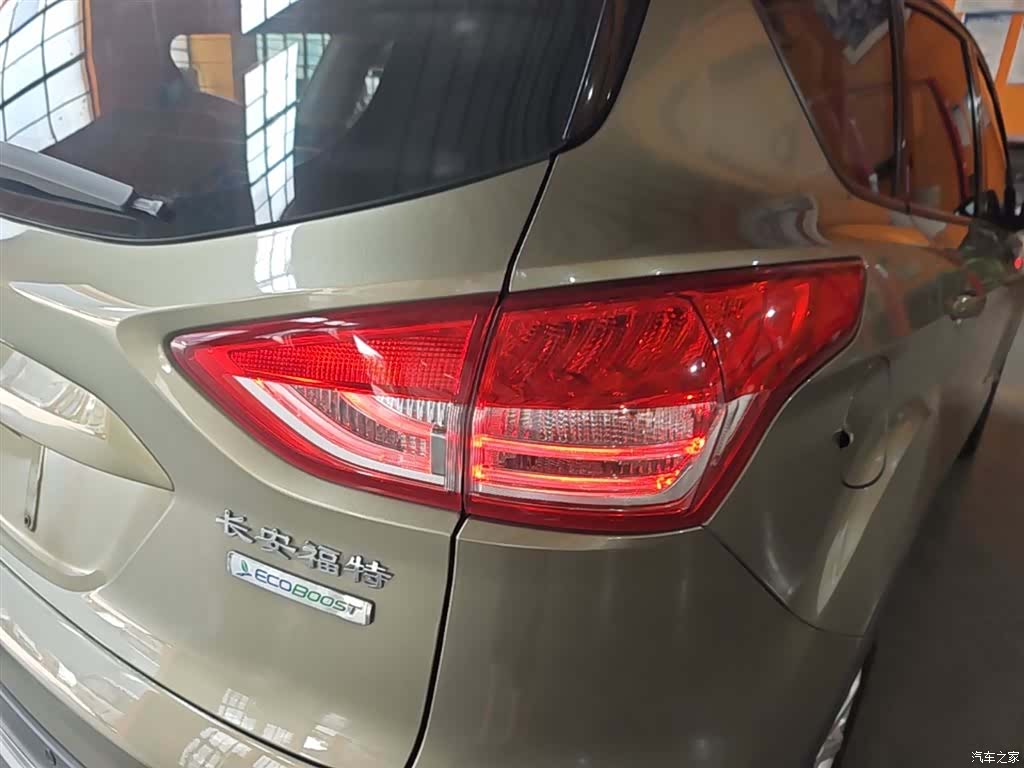 Ford Kuga, 2014 8