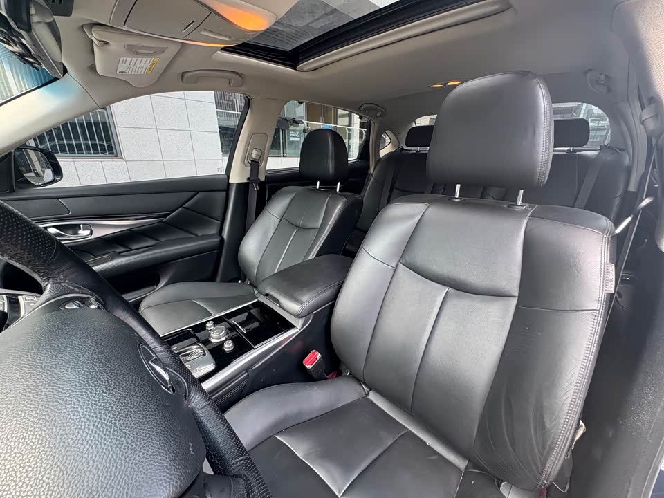 Infiniti Q70 Infiniti Q70