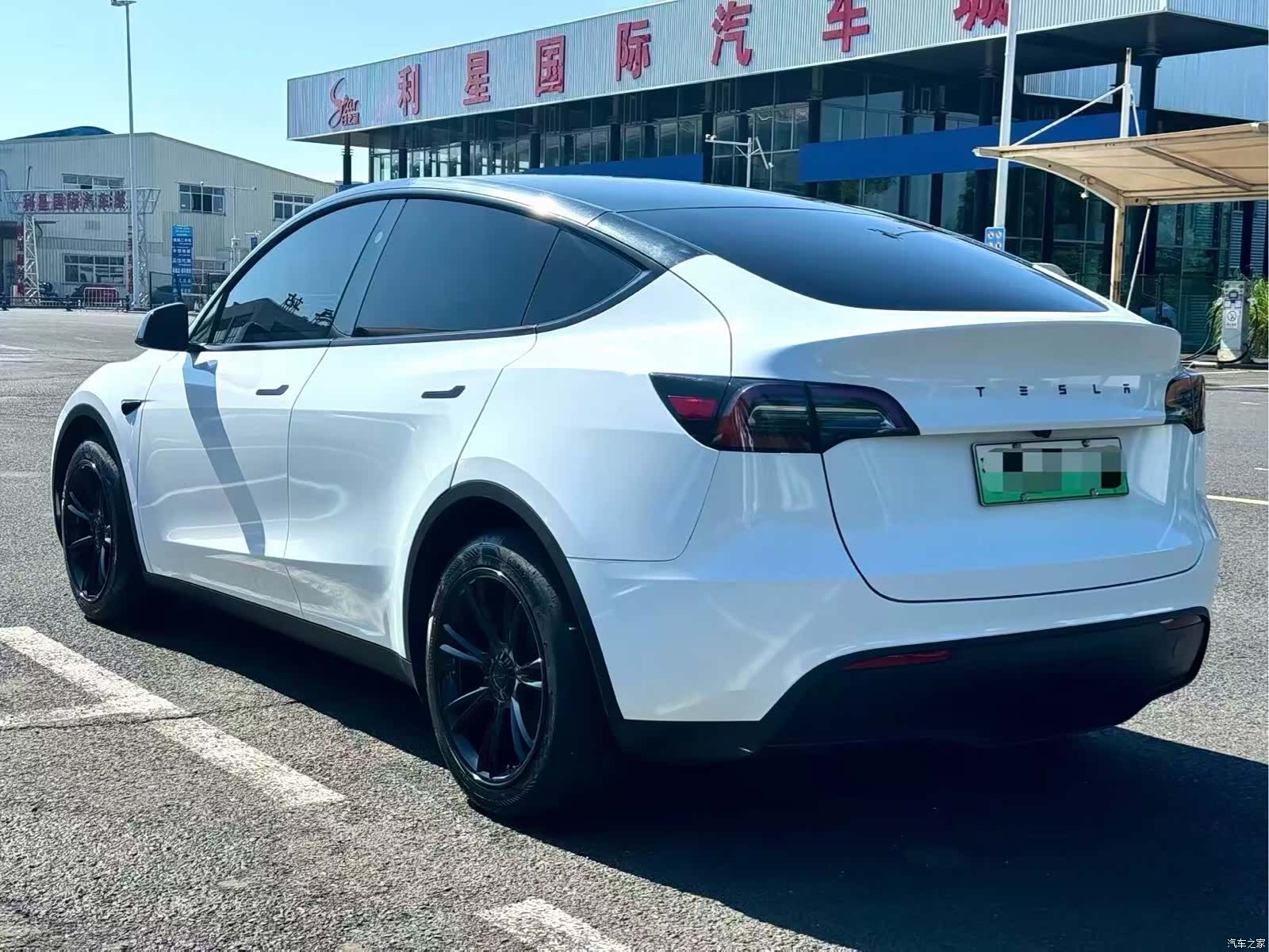 Tesla Model Y, 2024 9