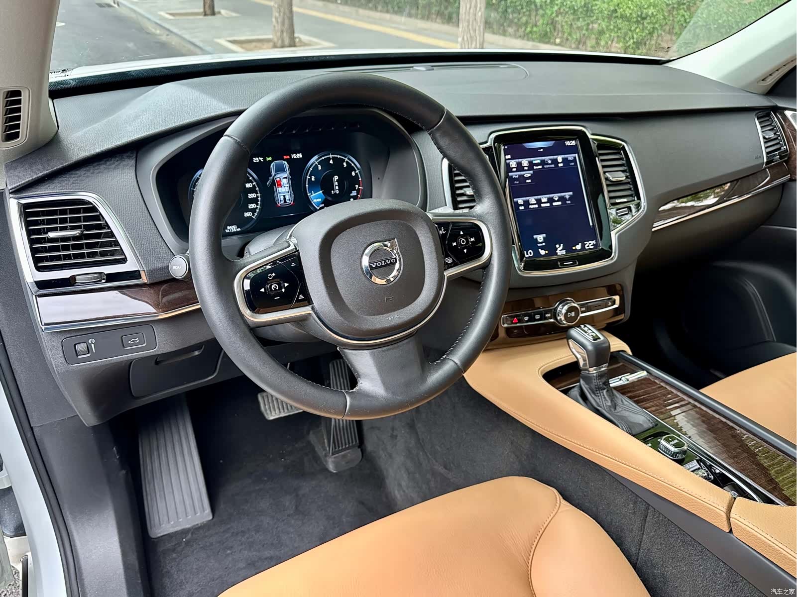 Volvo XC90, 2016 11