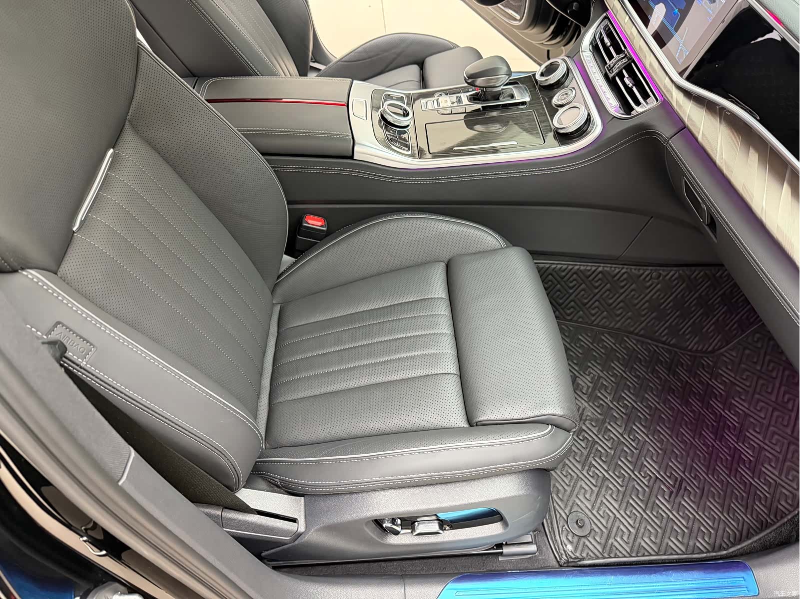 Hongqi H9, 2023 13