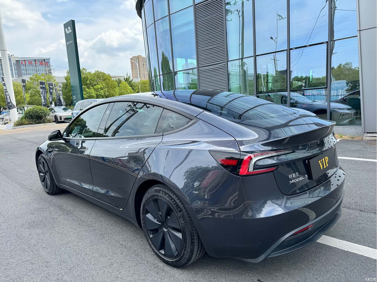 Tesla Model 3, 2024 4