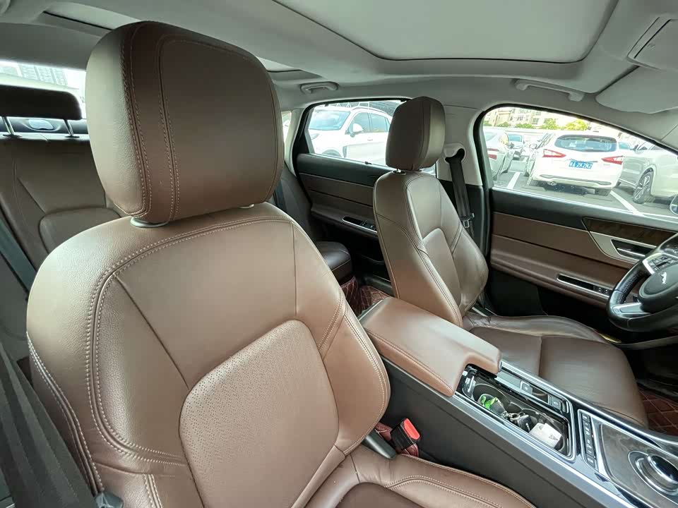 Jaguar XFL