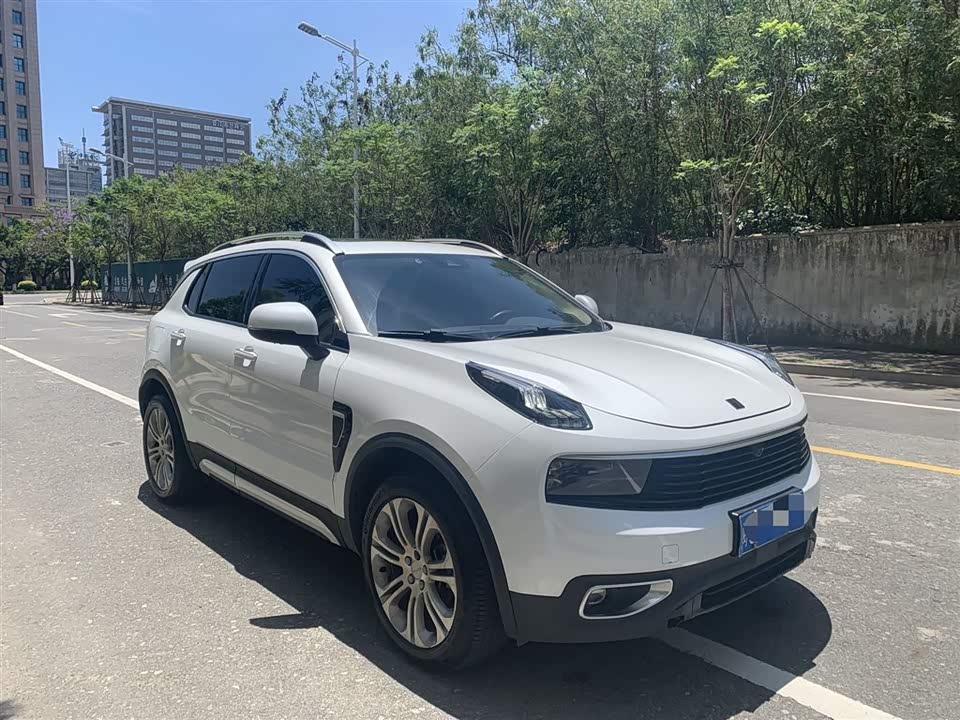 Lynk & Co 01