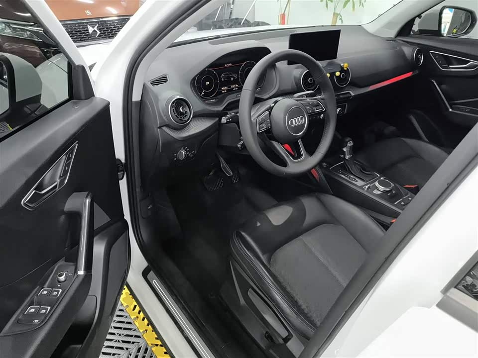 Audi Q2L Audi Q2L