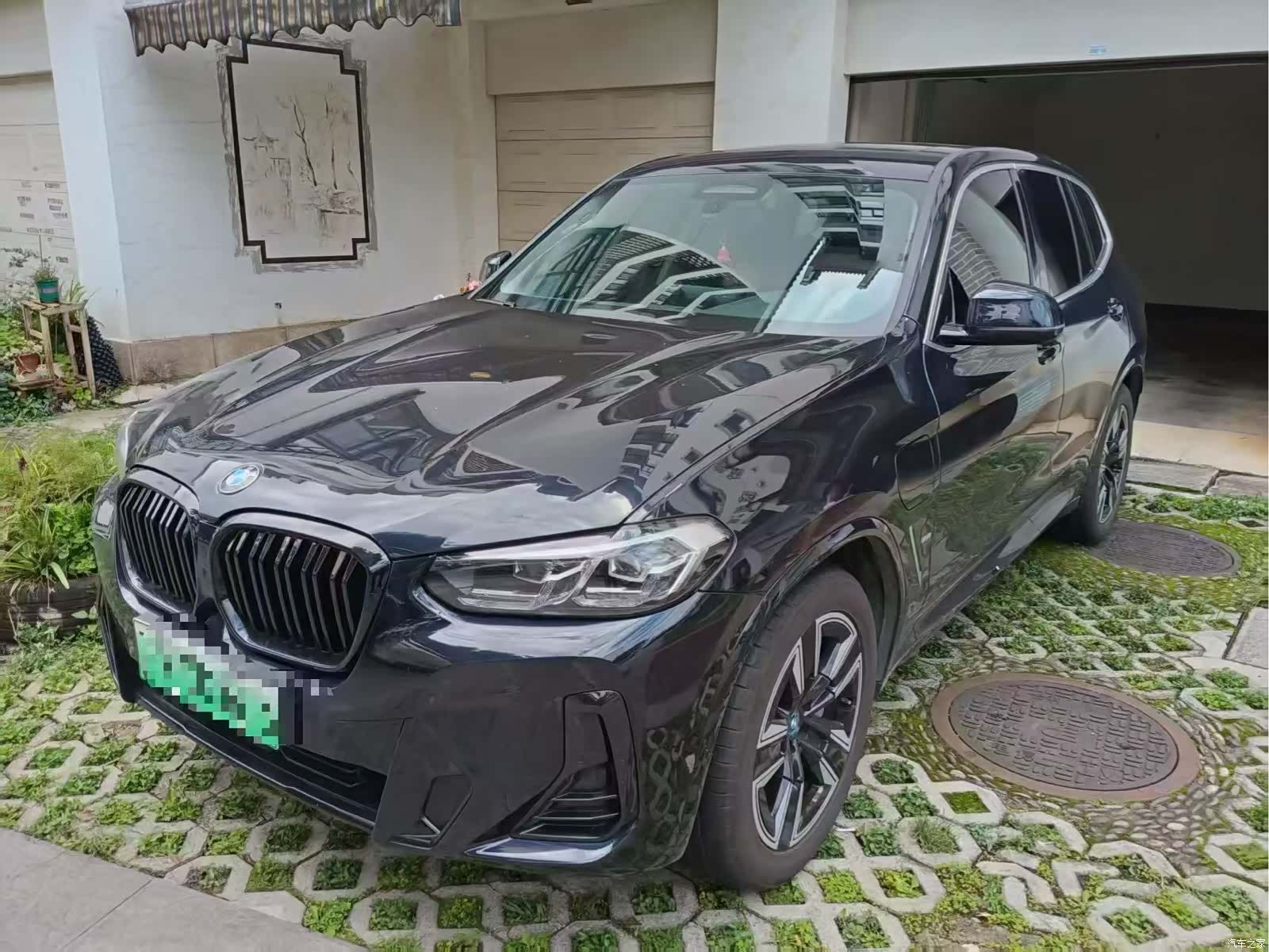 BMW iX3, 2025 1