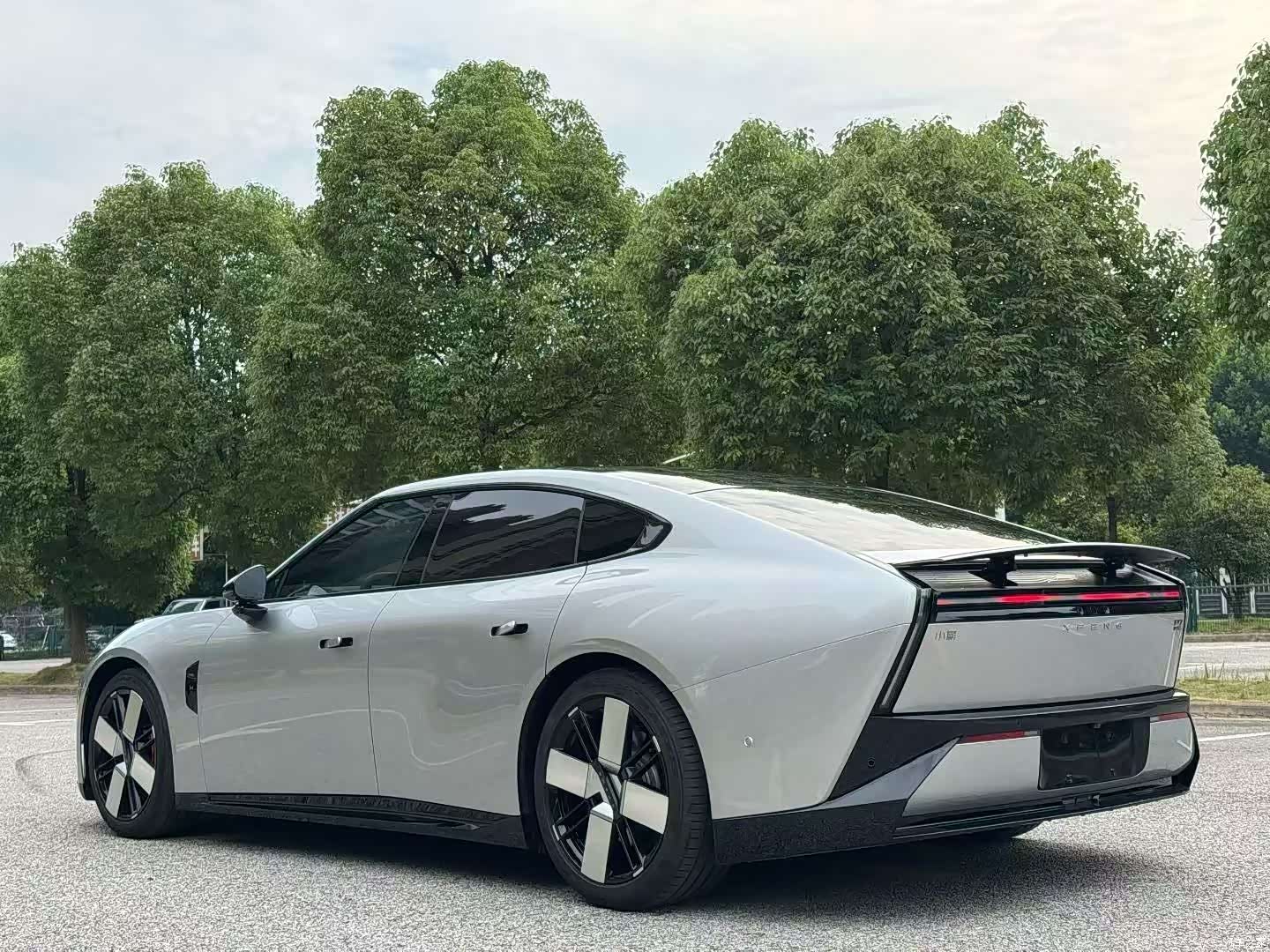 Xpeng P7, 2025 8