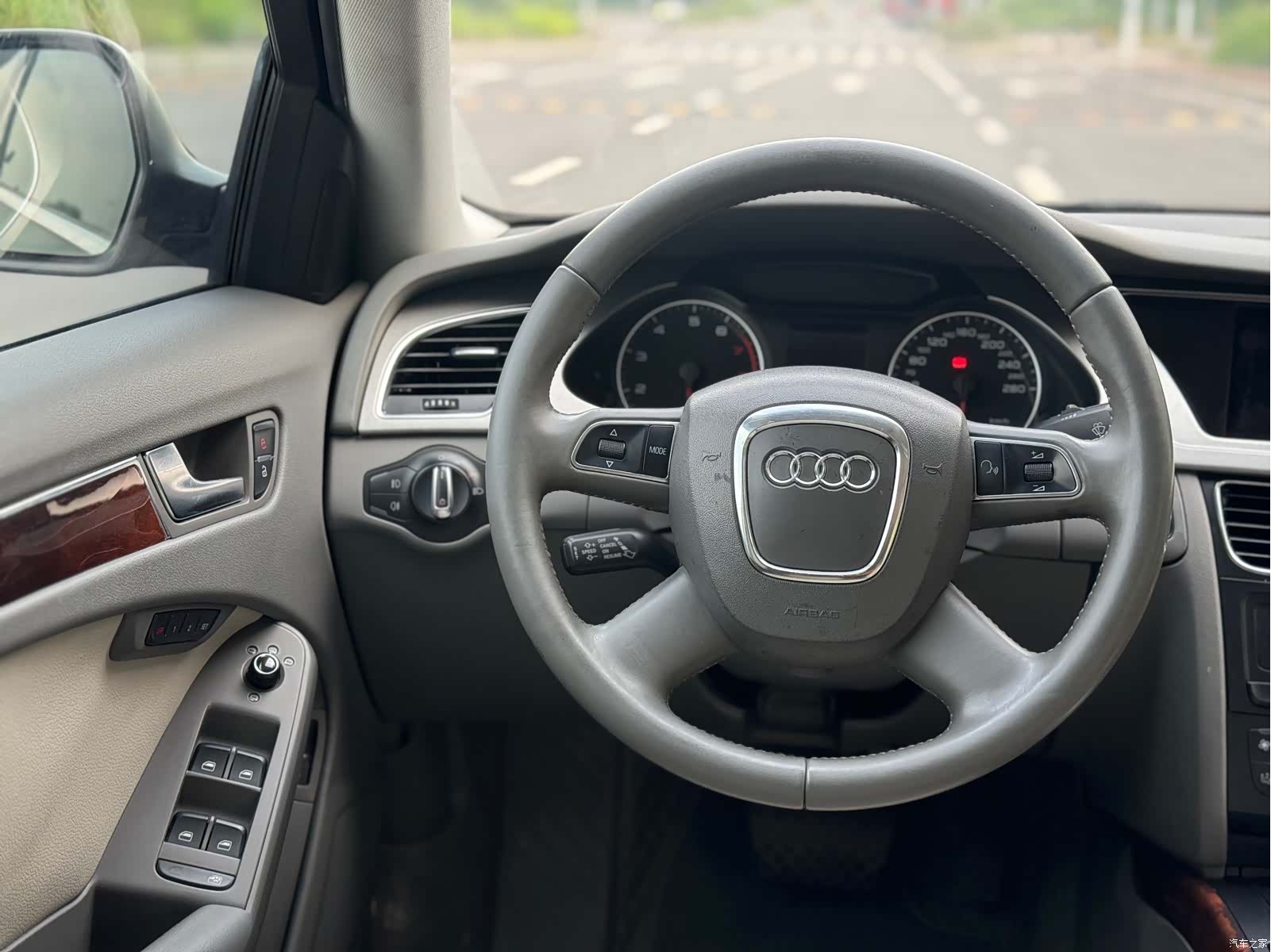 Audi A4L, 2010 10