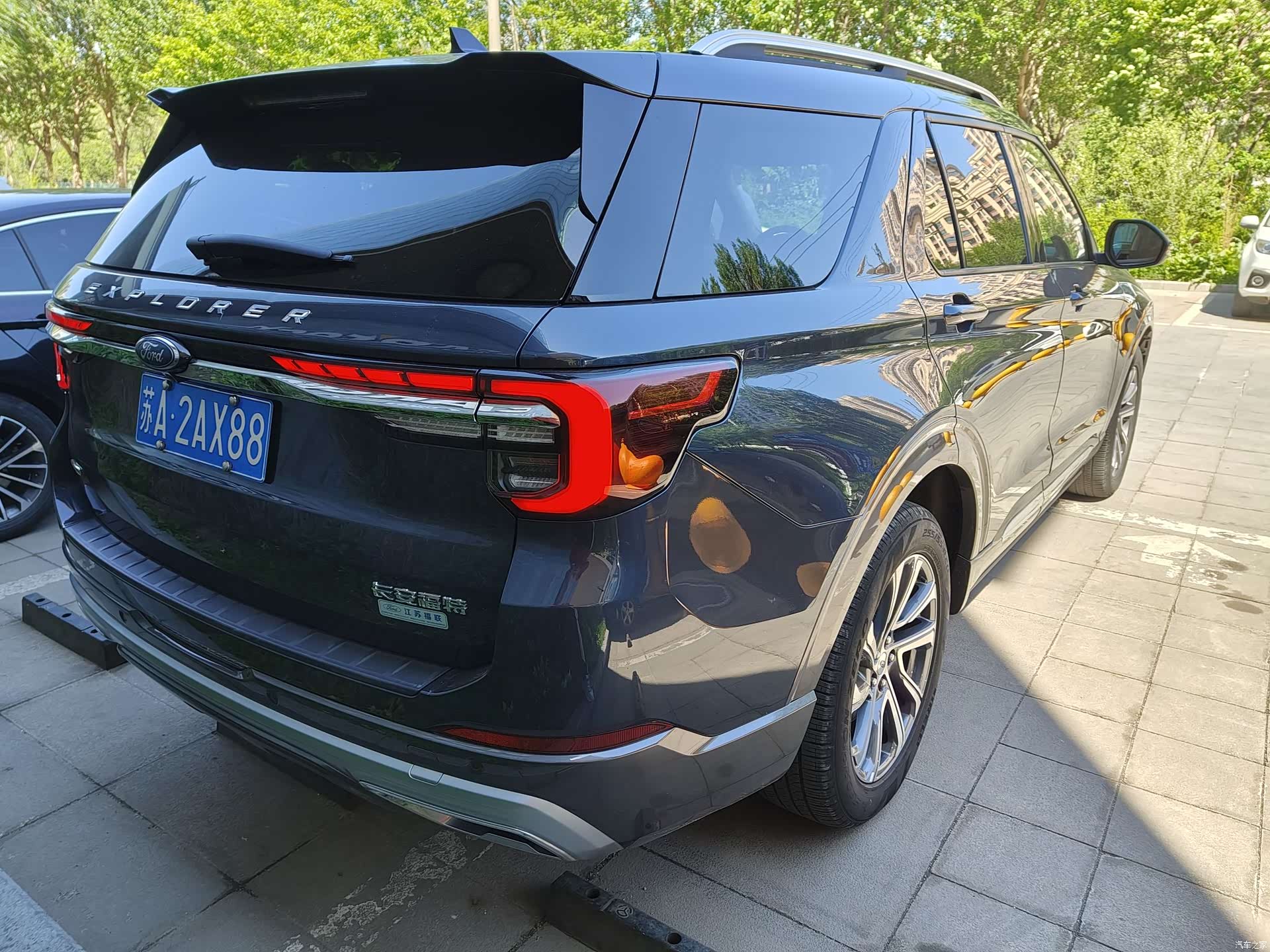 Ford Explorer, 2023 все фото